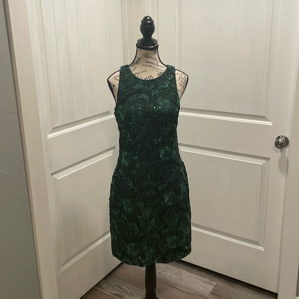 Belle Badgley Mischka Green Sequin Dress Size 8